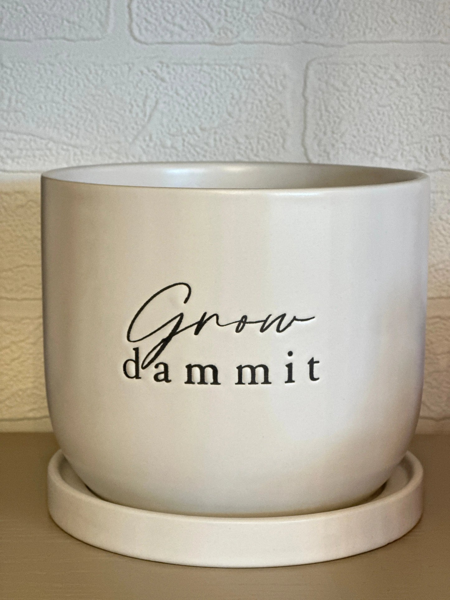 Grow Damm it - White plant pot Josefina Online