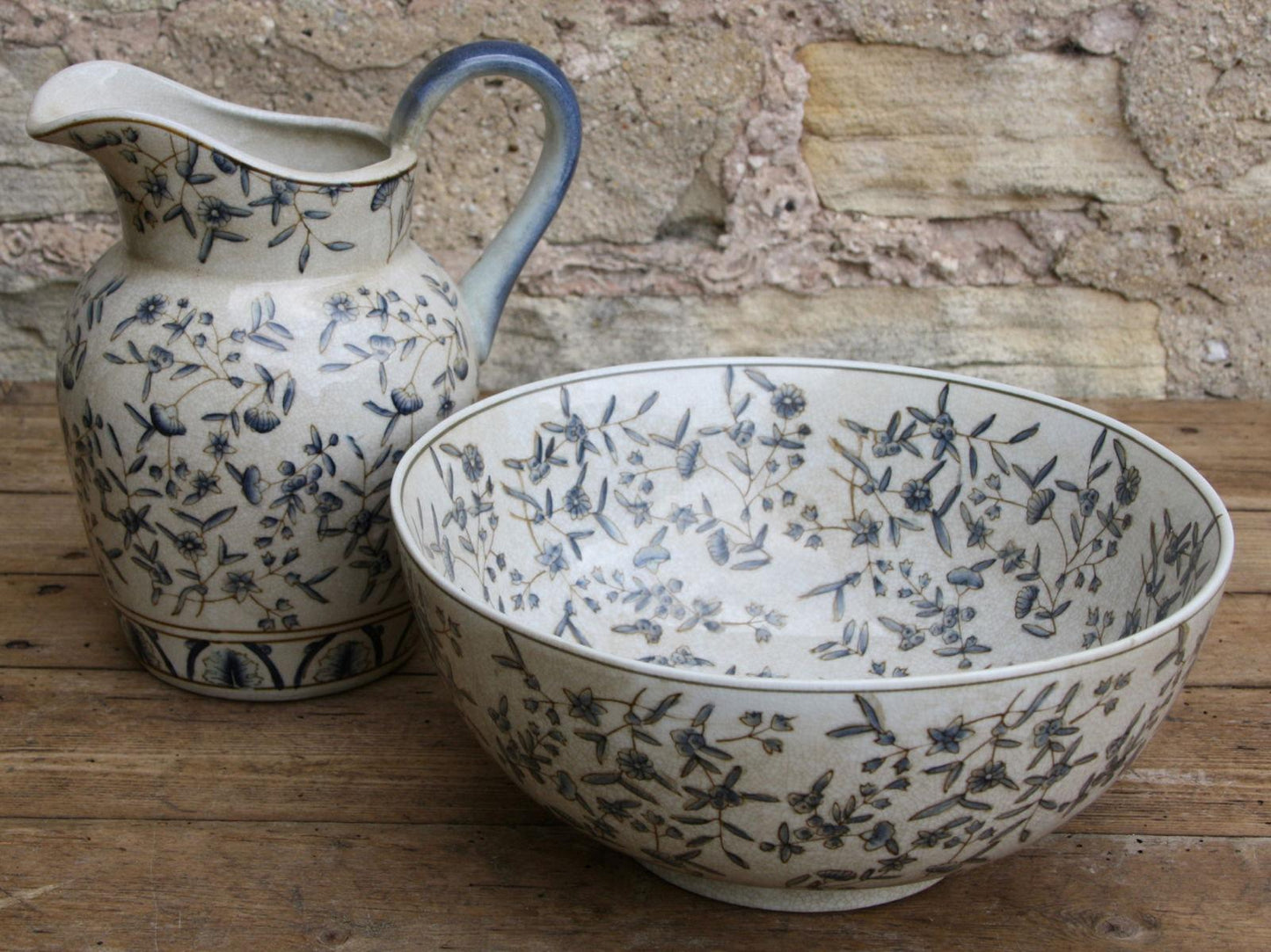 Blue and off white Ditsy print bowl Josefina Online